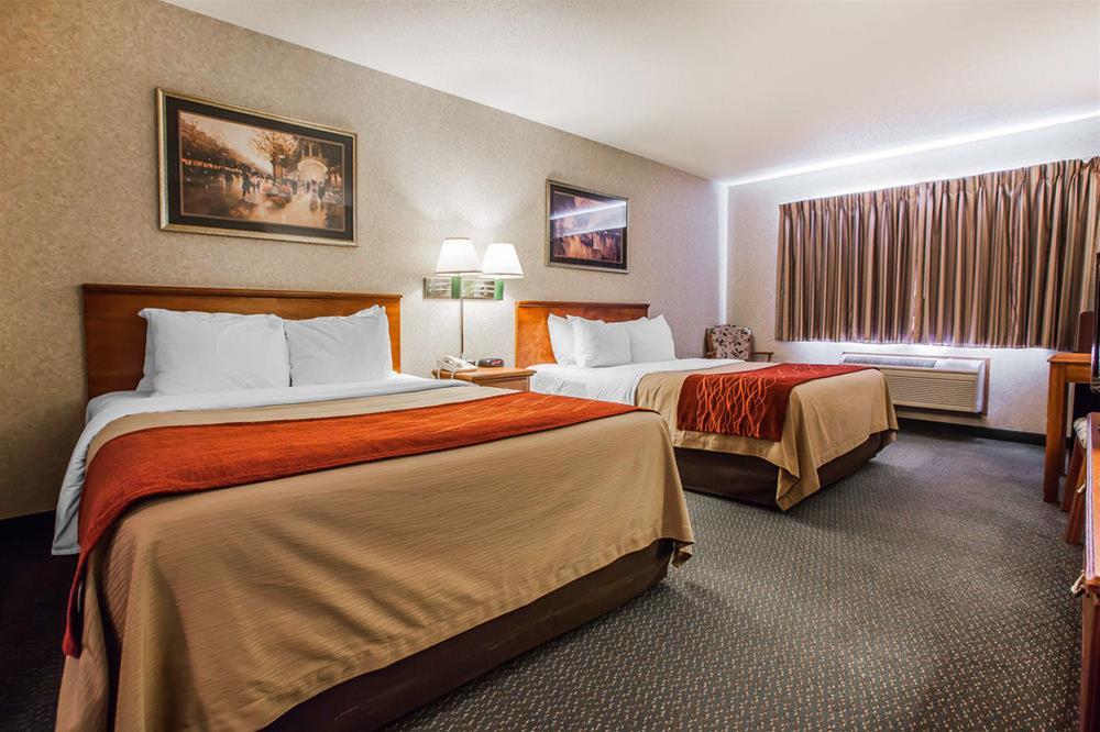 Comfort Inn Dyersville Near The Field Of Dreams Екстер'єр фото