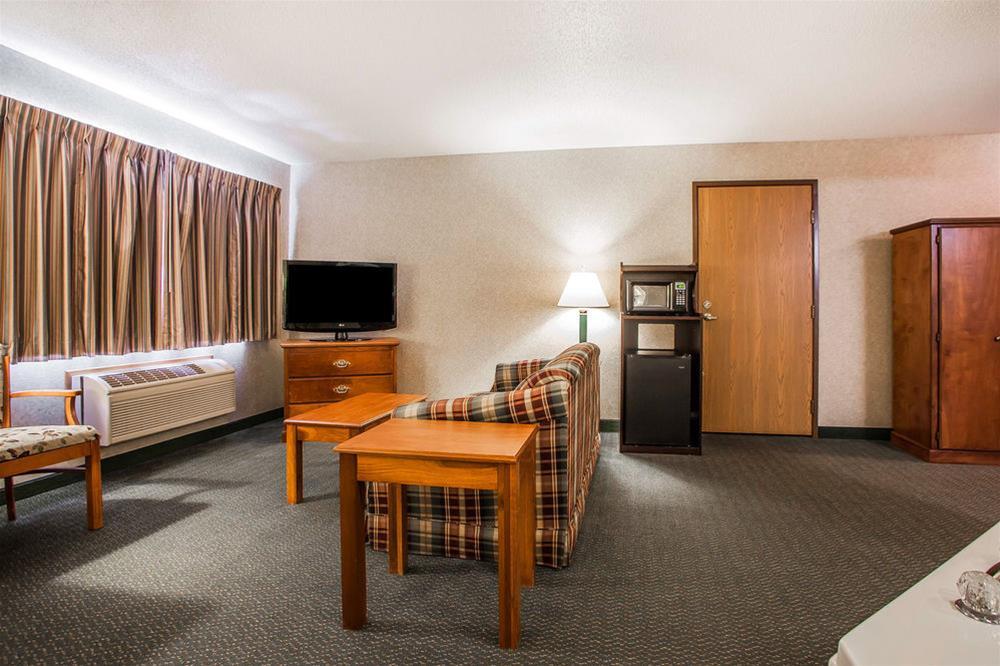 Comfort Inn Dyersville Near The Field Of Dreams Екстер'єр фото